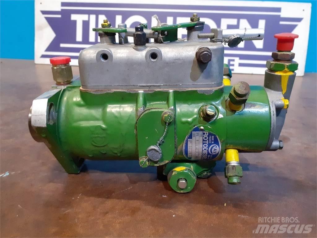 John Deere 935 Moottorit