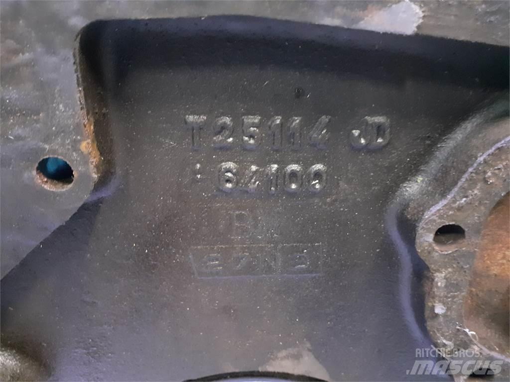 John Deere 935 Moottorit