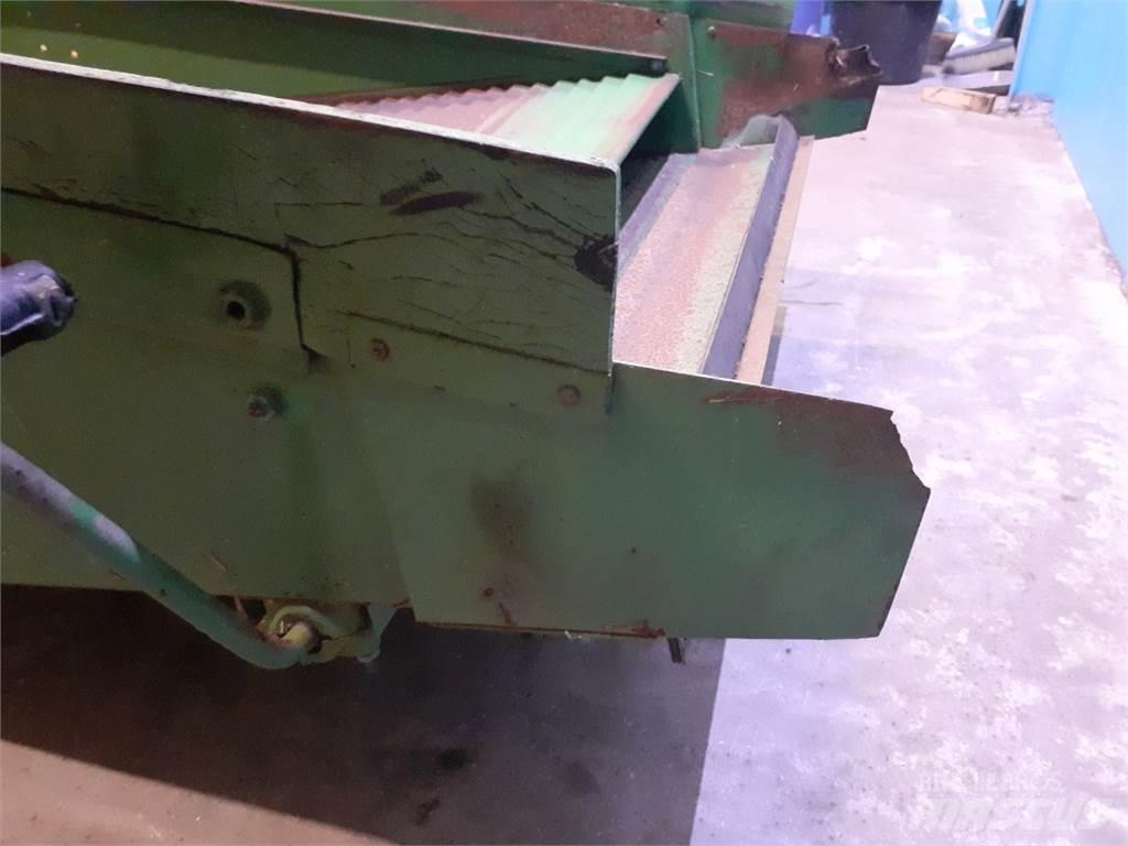 John Deere 955 Hiekan- ja suolanlevittimet