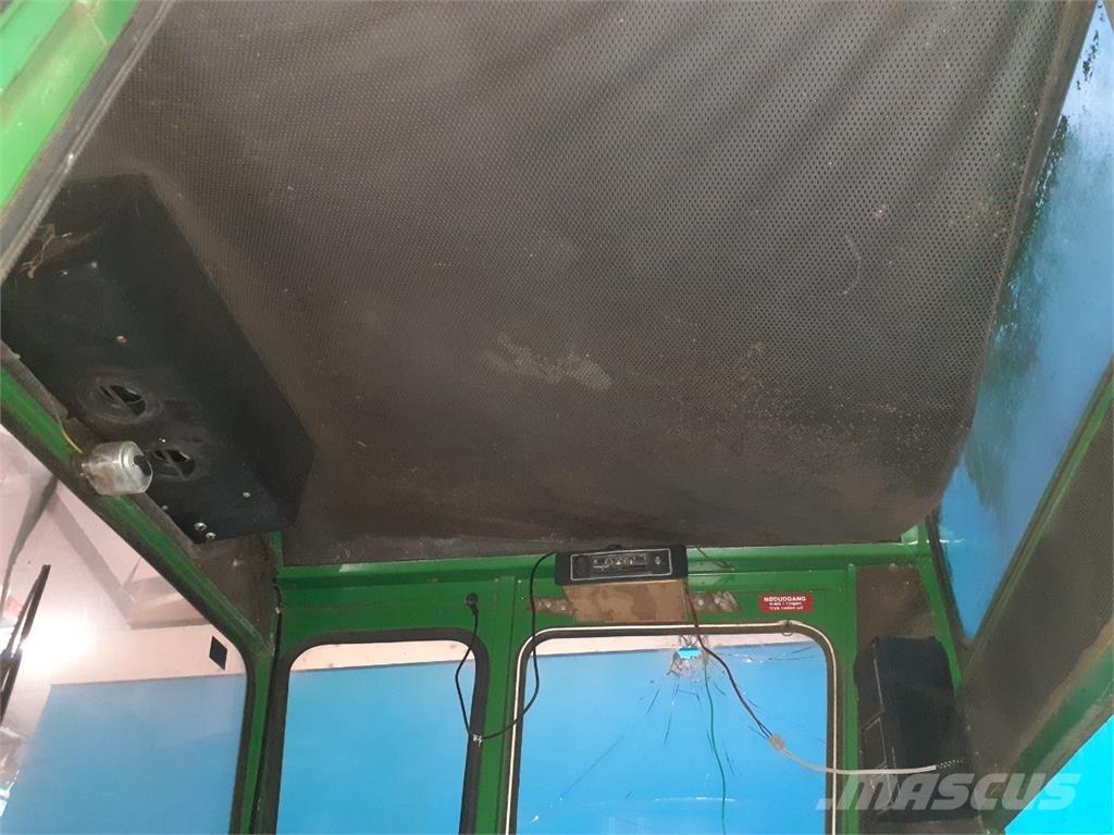 John Deere 955 Ohjaamo ja sisusta