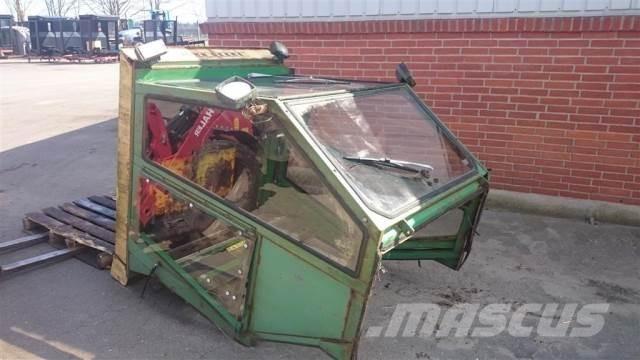 John Deere 975 Ohjaamo ja sisusta