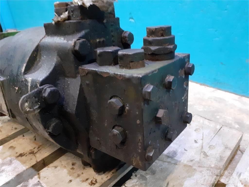 John Deere 975 Hydrauliikka