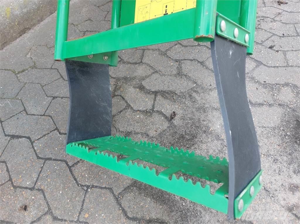 John Deere 9880 Ohjaamo ja sisusta