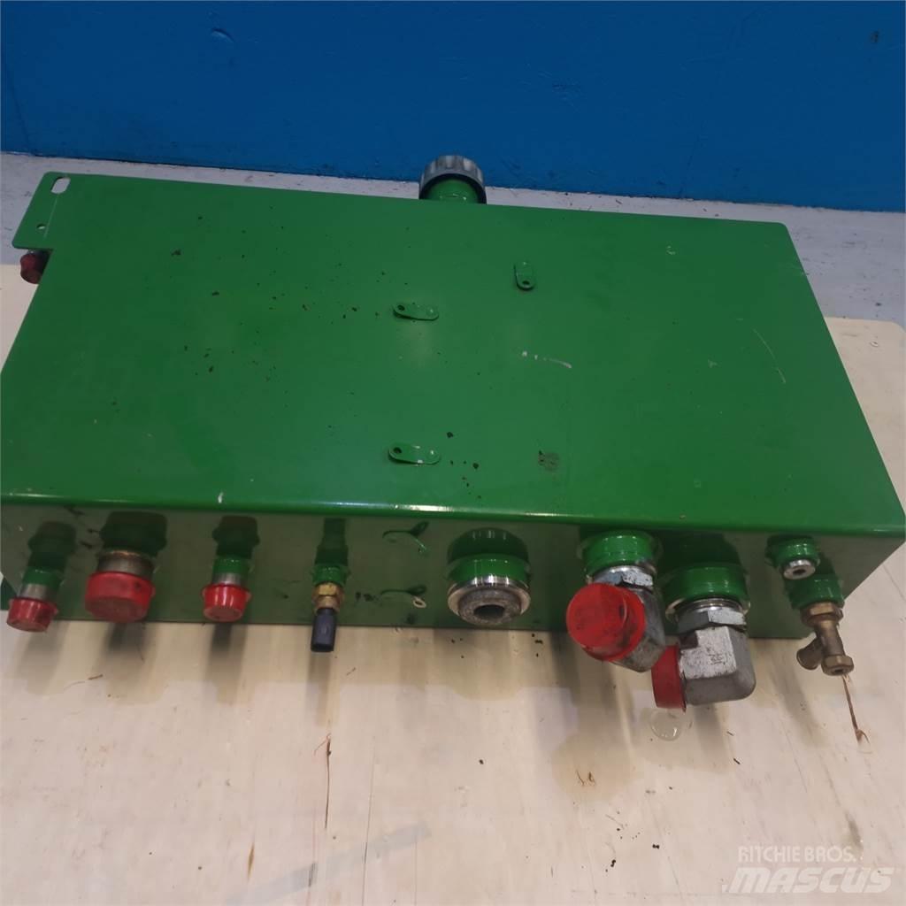 John Deere S670 Hydrauliikka