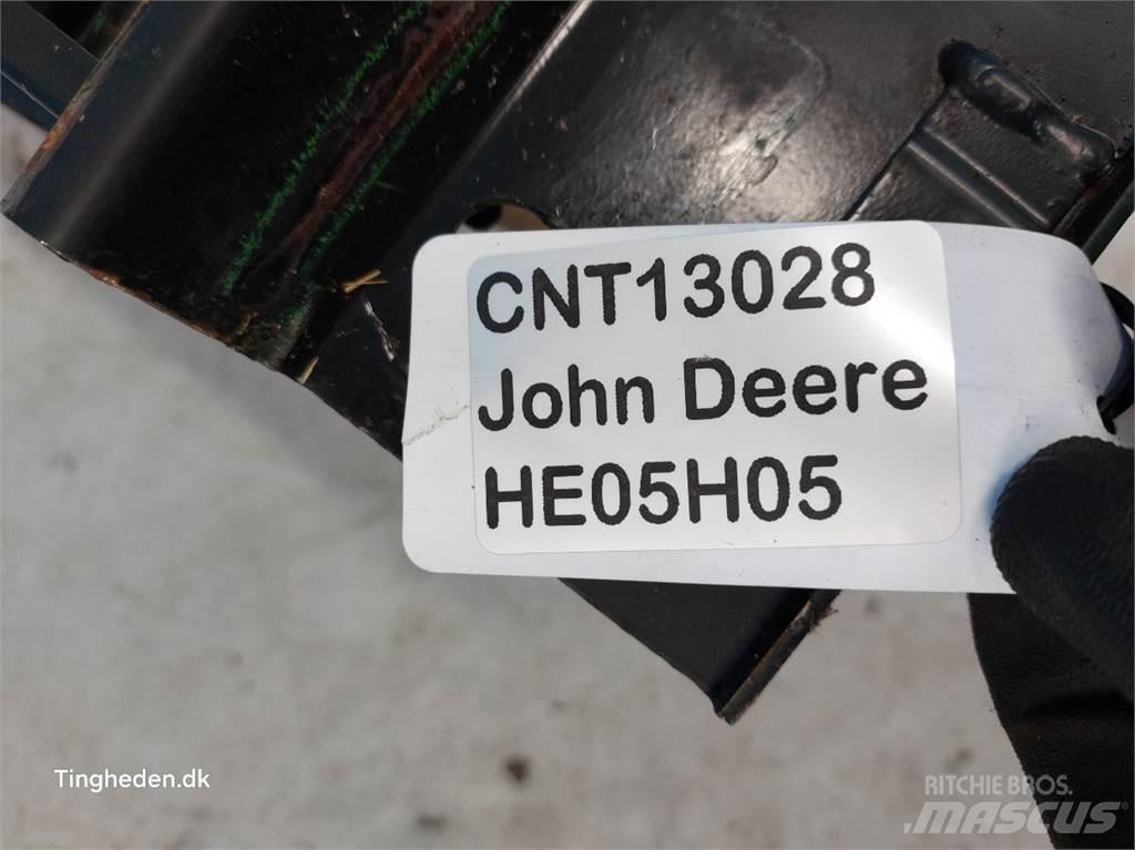 John Deere S670 Hiekan- ja suolanlevittimet