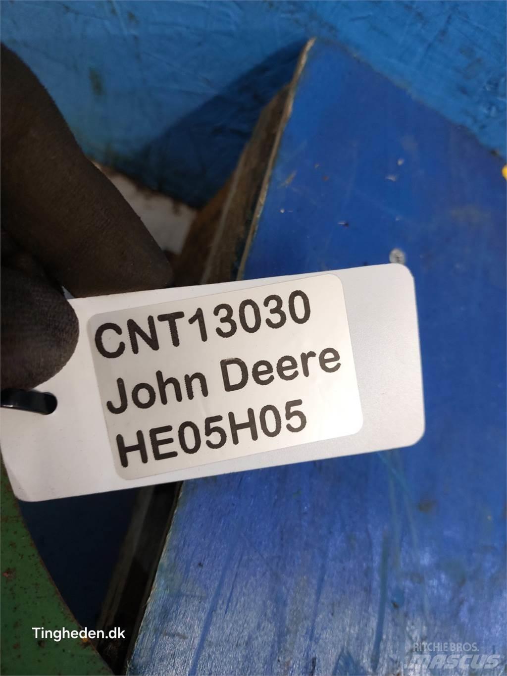 John Deere S670 Hiekan- ja suolanlevittimet