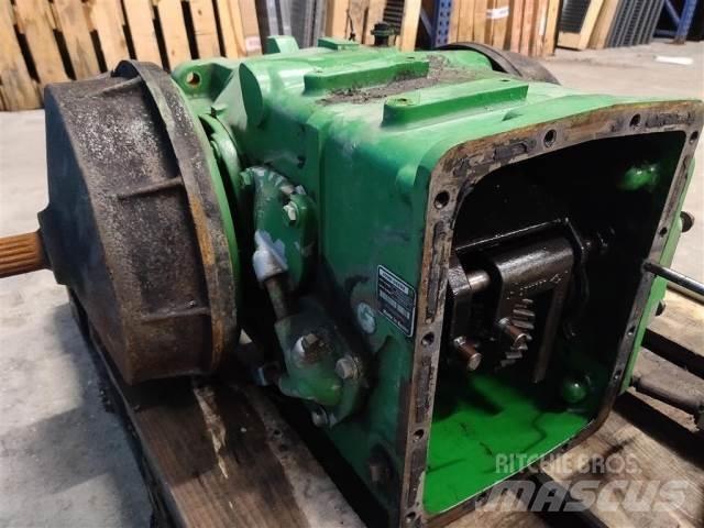 John Deere T670 Vaihteisto