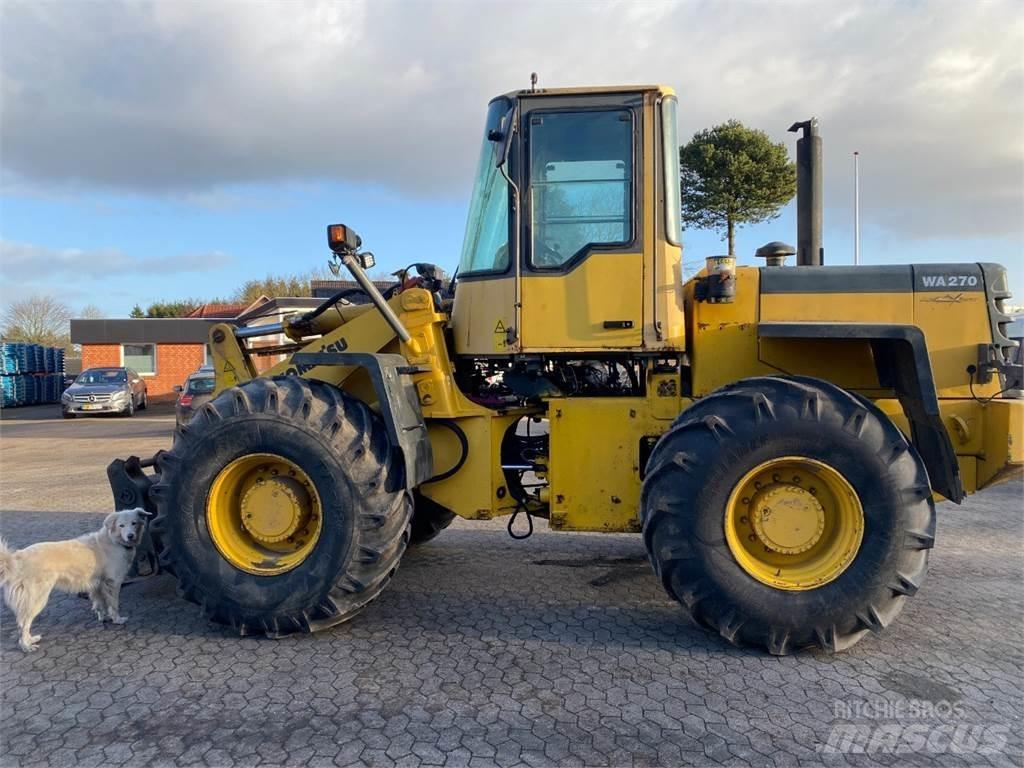 Komatsu WA270 Pyöräkuormaajat