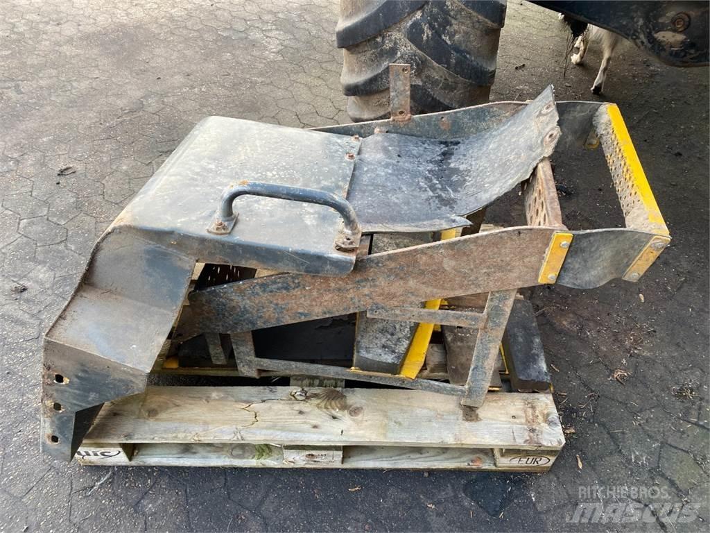 Komatsu WA270 Pyöräkuormaajat