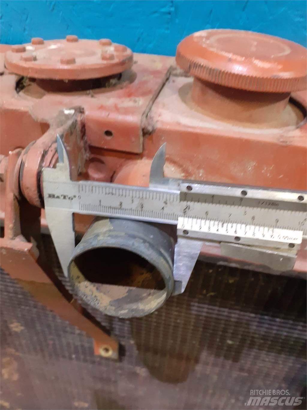 Laverda 3400 Jäähdyttimet