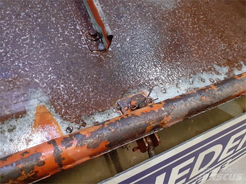 Laverda 3650 Hiekan- ja suolanlevittimet