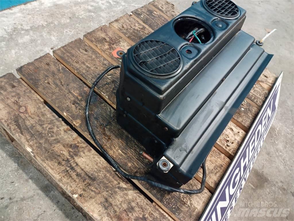Laverda 3650 Ohjaamo ja sisusta