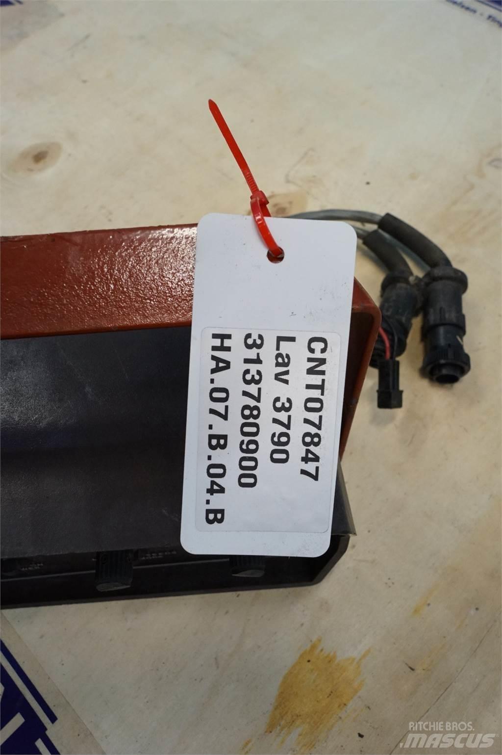 Laverda 3790 Sähkö ja elektroniikka