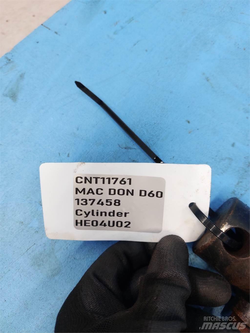 MacDon D60 Lisävarusteet ja komponentit