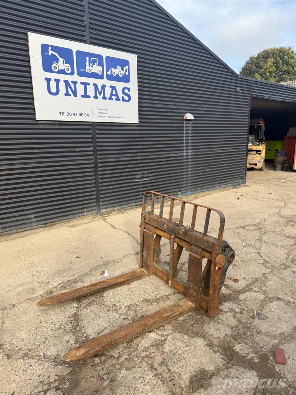 Manitou 4000kg Trukkihaarukat