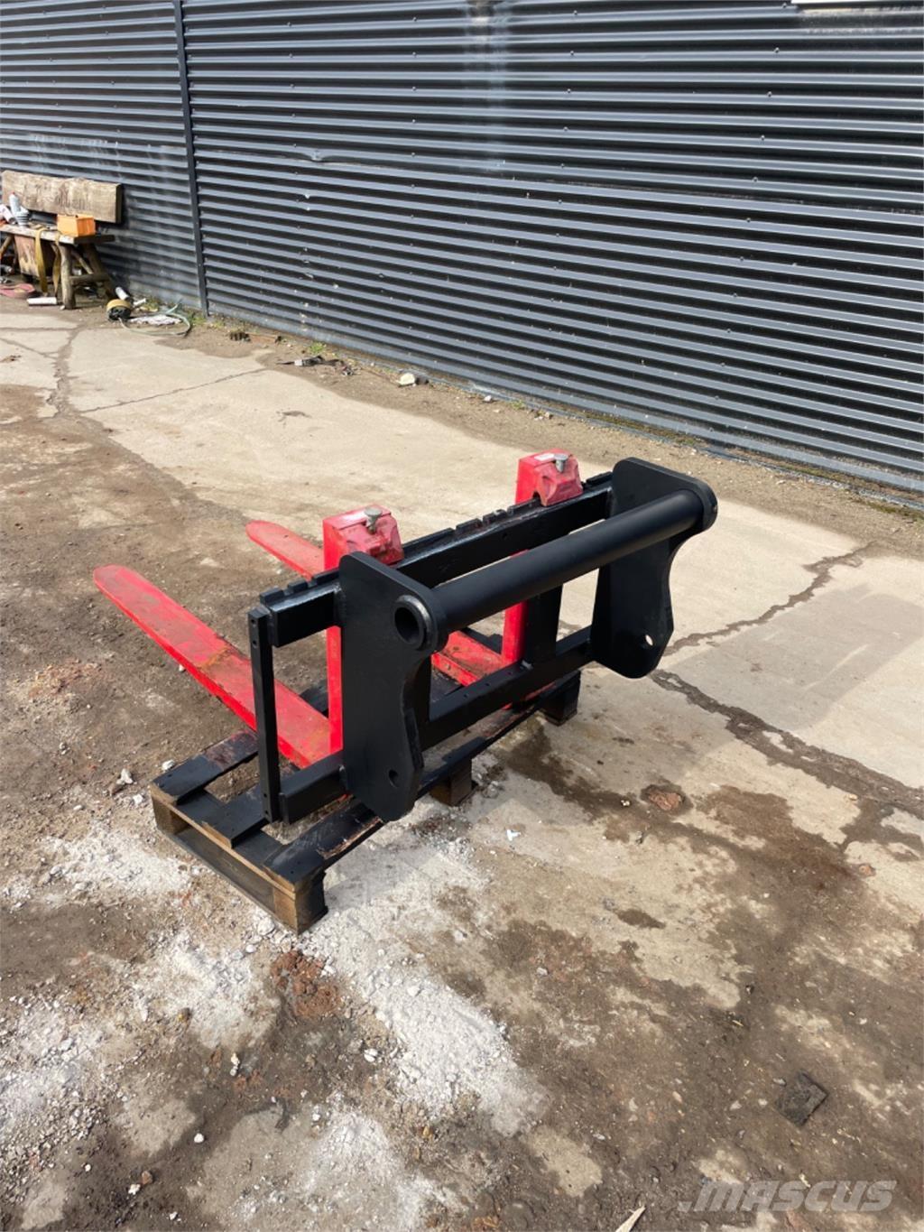 Manitou 5000kg Trukkihaarukat