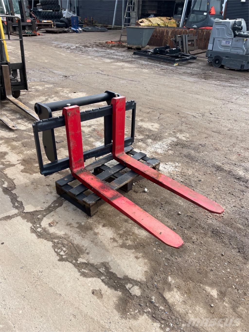 Manitou 5000kg Trukkihaarukat