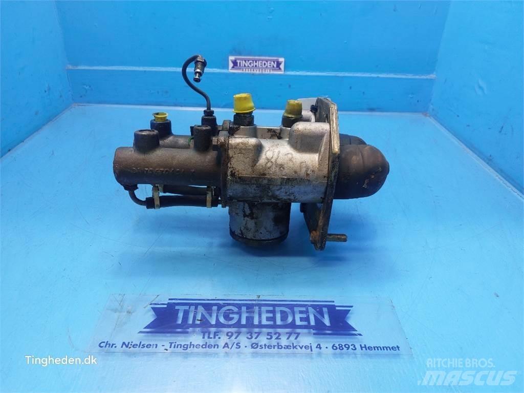 New Holland 8970 Hydrauliikka