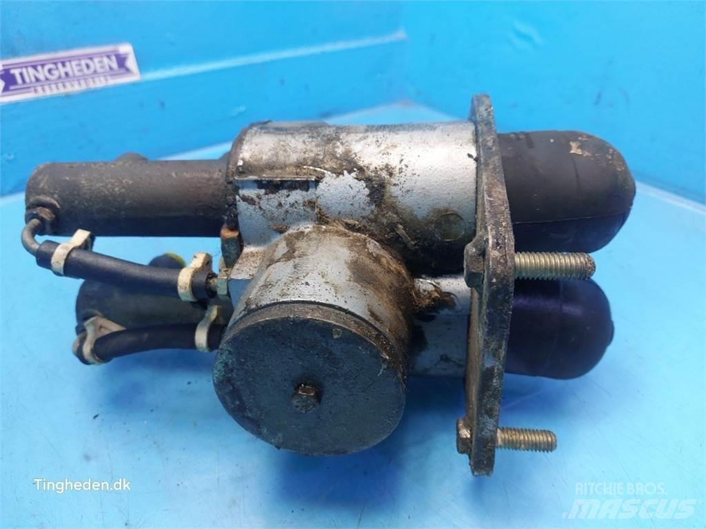 New Holland 8970 Hydrauliikka