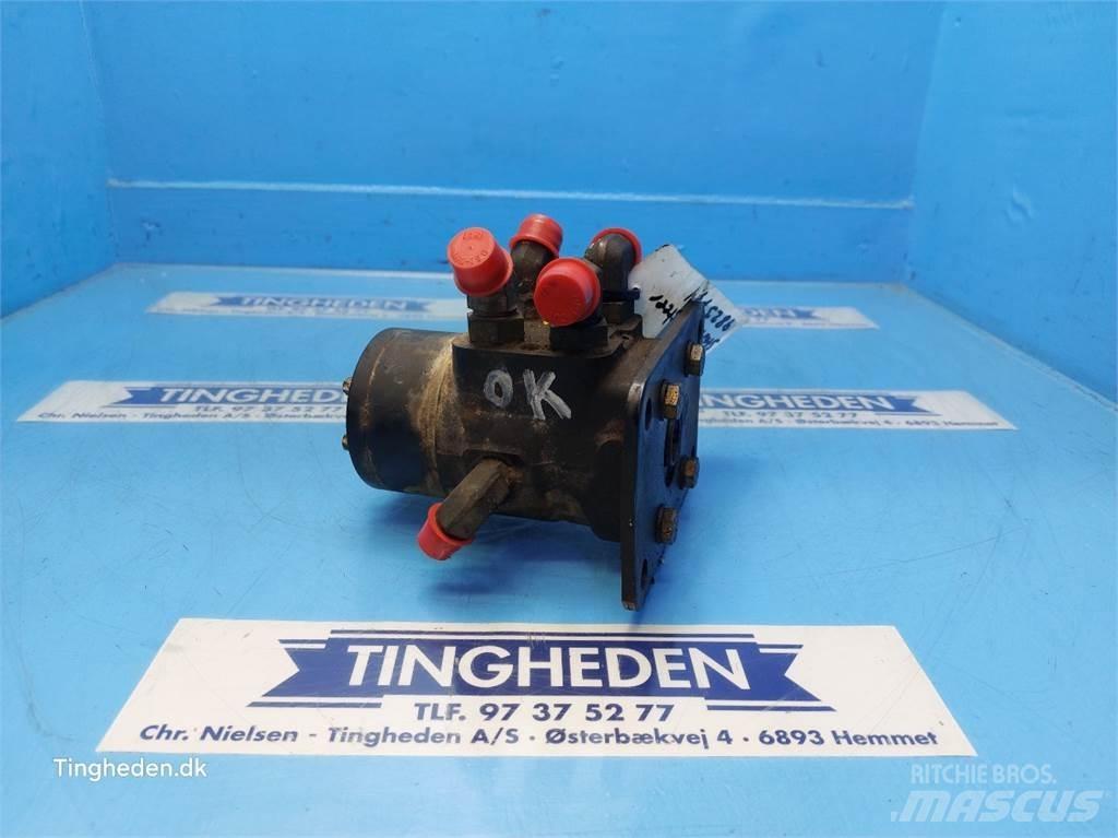 New Holland 8970 Hydrauliikka