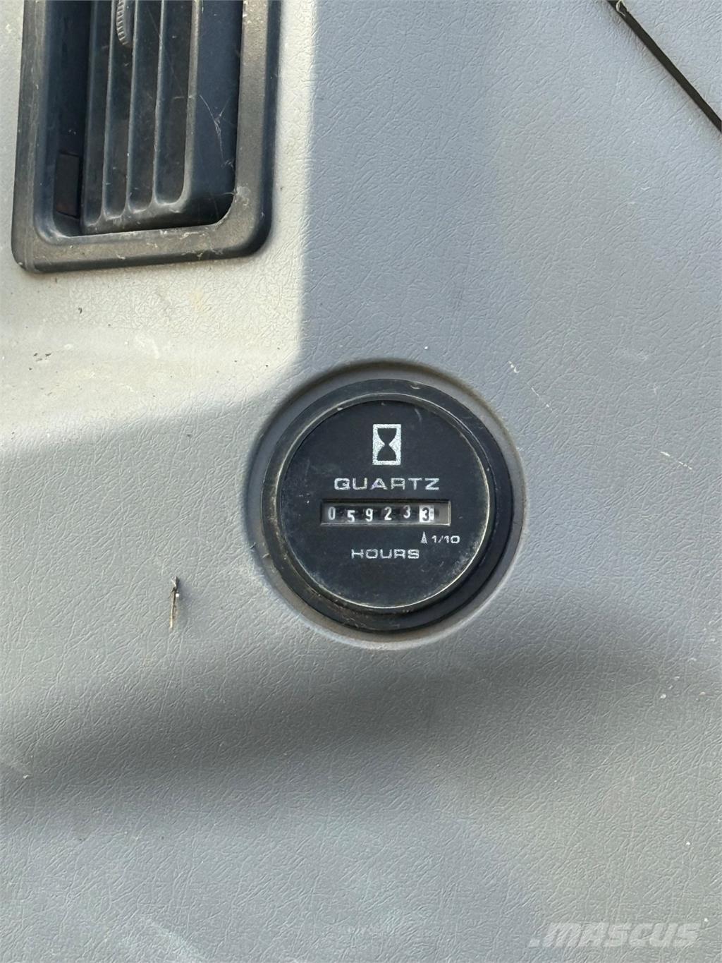 New Holland E305 Telakaivukoneet