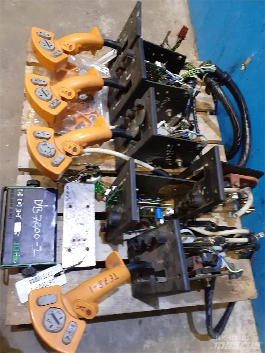 New Holland TX68 Sähkö ja elektroniikka