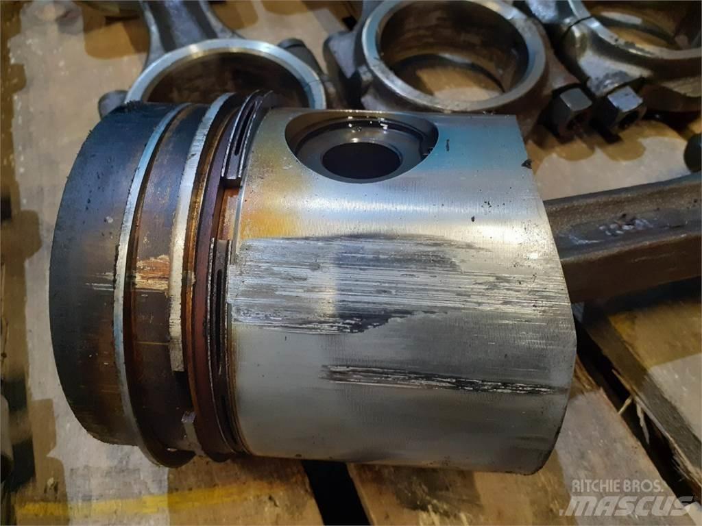 Valmet 411DL Moottorit