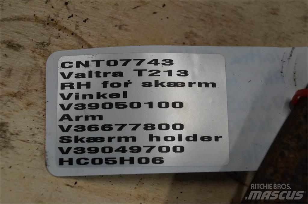 Valtra T213 Lisävarusteet ja komponentit
