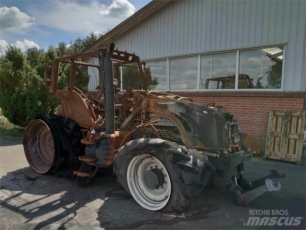 Valtra T213 Traktorit