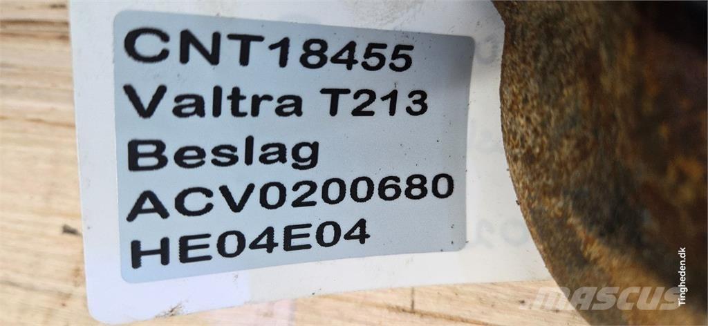 Valtra T213 Lisävarusteet ja komponentit