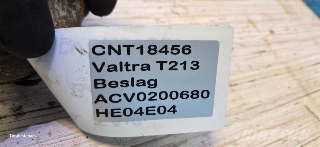 Valtra T213 Lisävarusteet ja komponentit