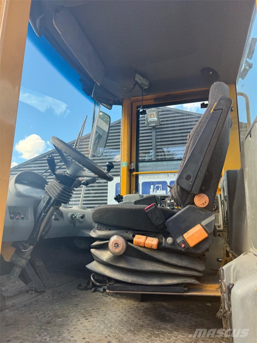 Volvo L90E Pyöräkuormaajat