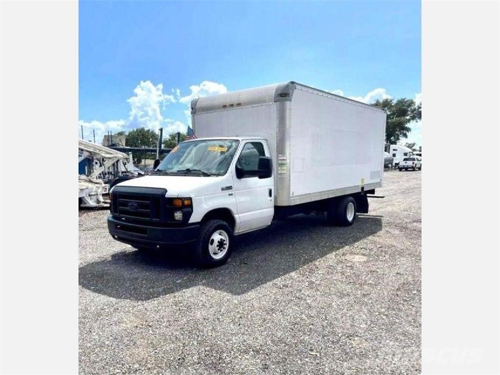 Ford E-350 Umpikorikuorma-autot