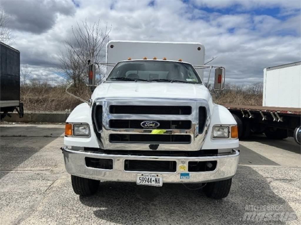 Ford F750 Juomien jakeluautot