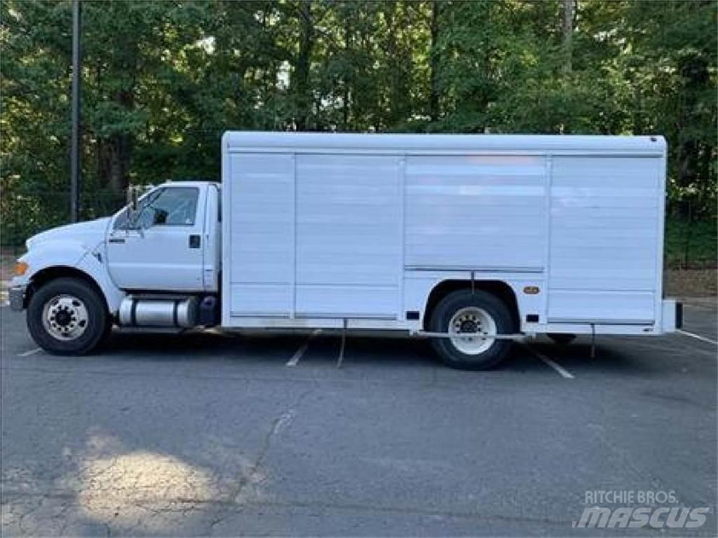 Ford F750 Juomien jakeluautot