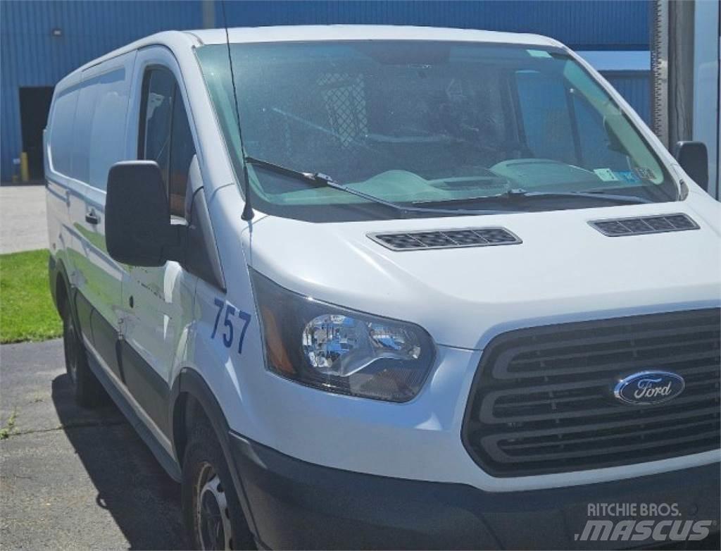 Ford Transit 150 Pakettiautot