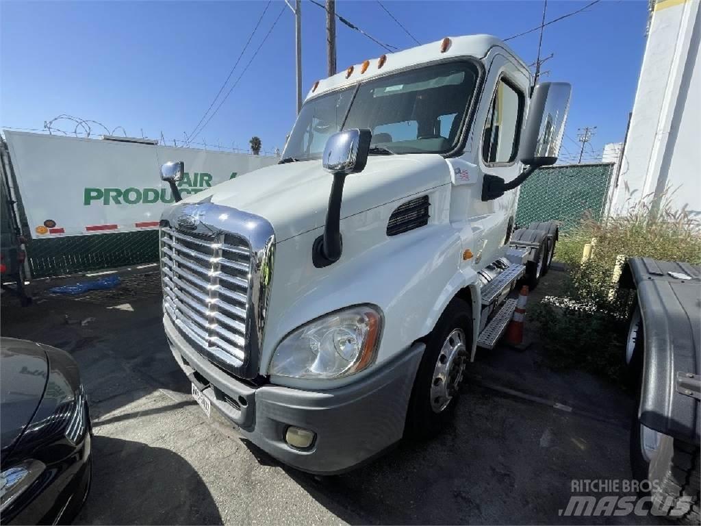 Freightliner CA113 Vetopöytäautot