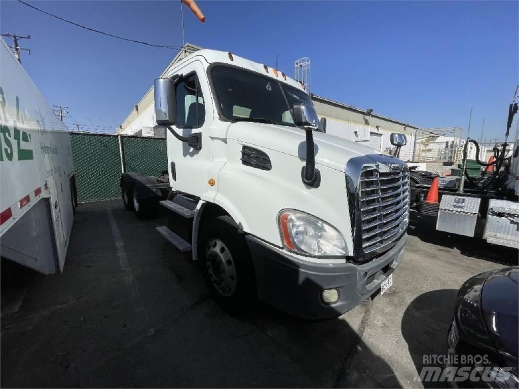Freightliner CA113 Vetopöytäautot