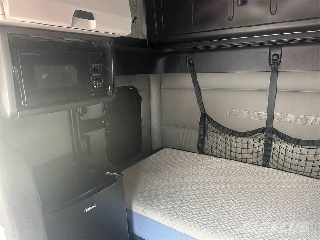 Freightliner CA126 Vetopöytäautot
