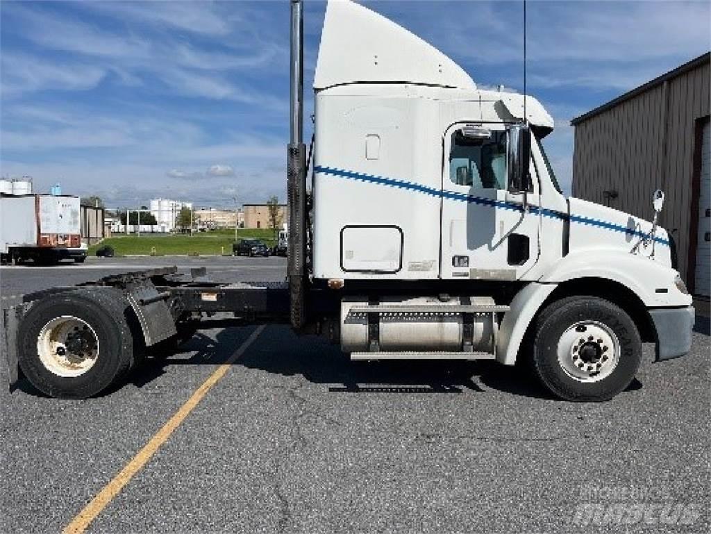 Freightliner CL112 Vetopöytäautot