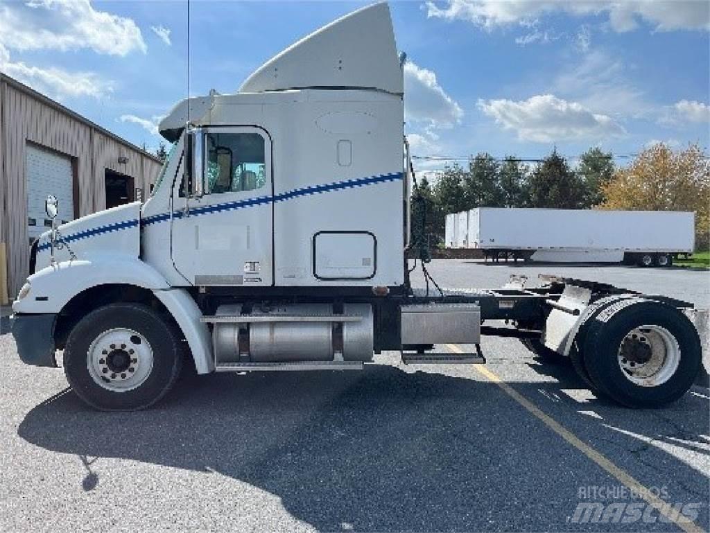 Freightliner CL112 Vetopöytäautot