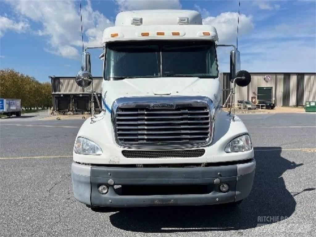 Freightliner CL112 Vetopöytäautot