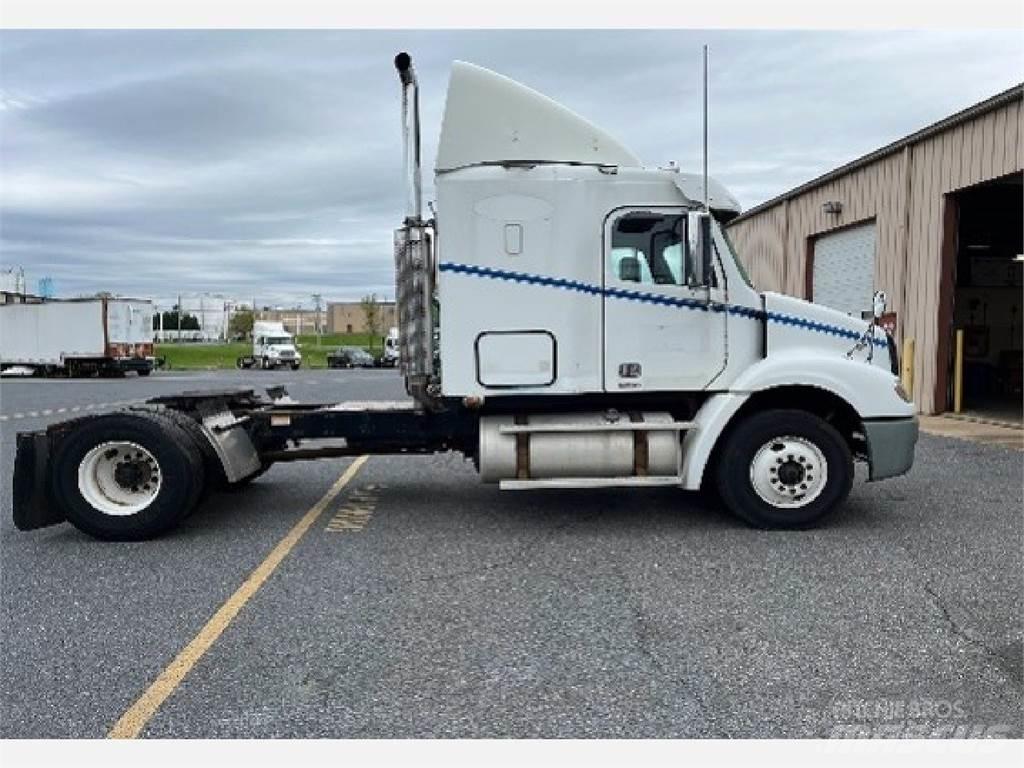 Freightliner CL112G Vetopöytäautot