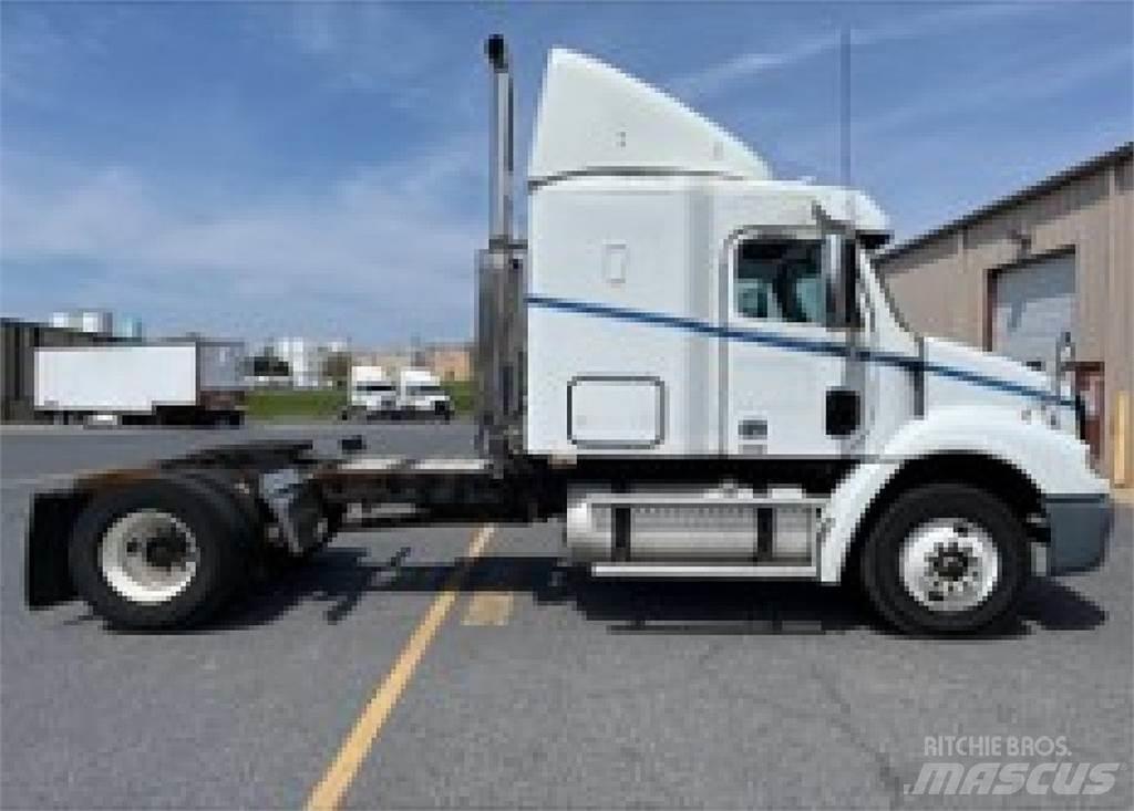 Freightliner CL112G Vetopöytäautot