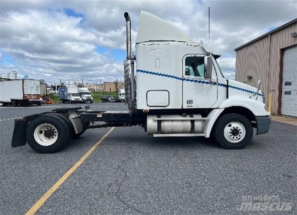 Freightliner CL112G Vetopöytäautot