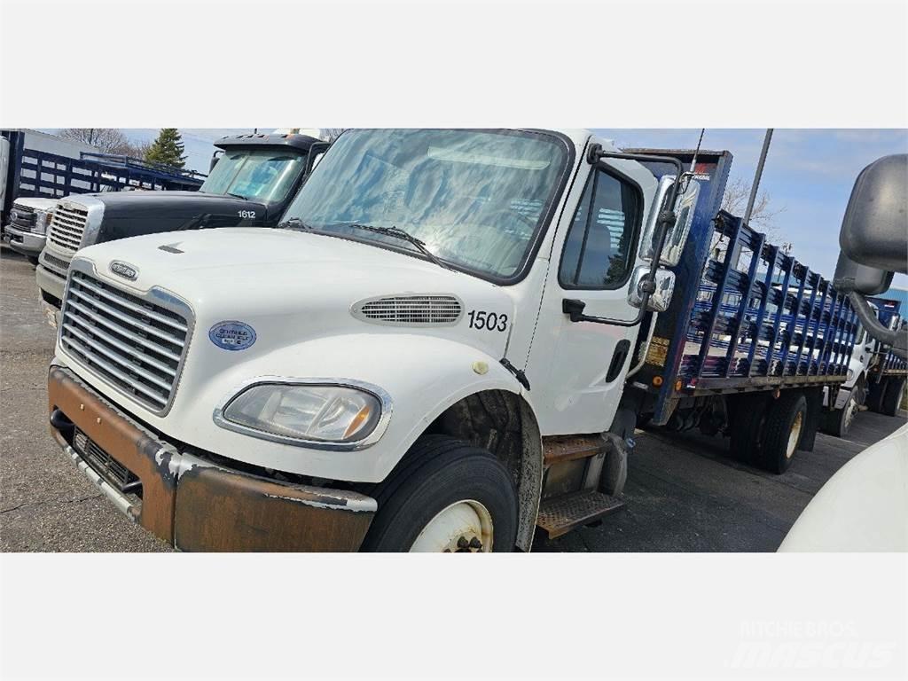 Freightliner M2 106 Lava-kuorma-autot