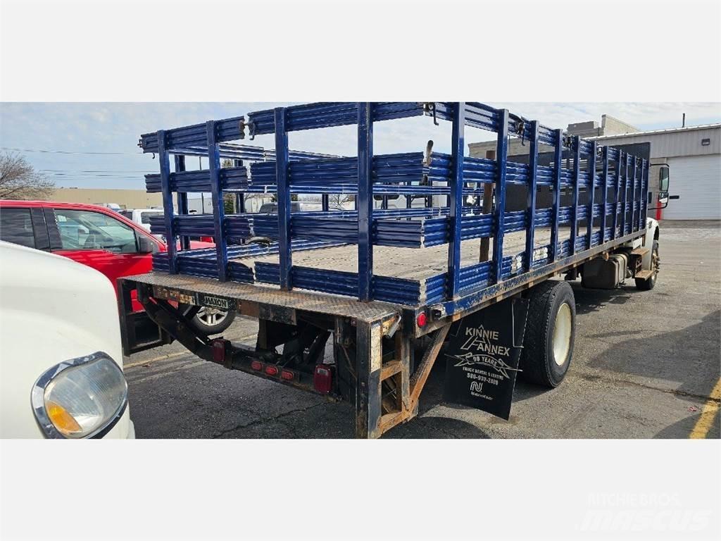Freightliner M2 106 Lava-kuorma-autot