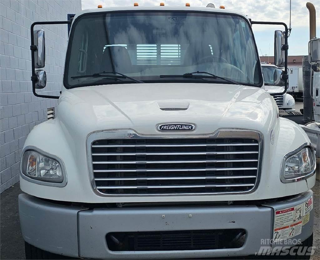 Freightliner M2 106 Lava-kuorma-autot