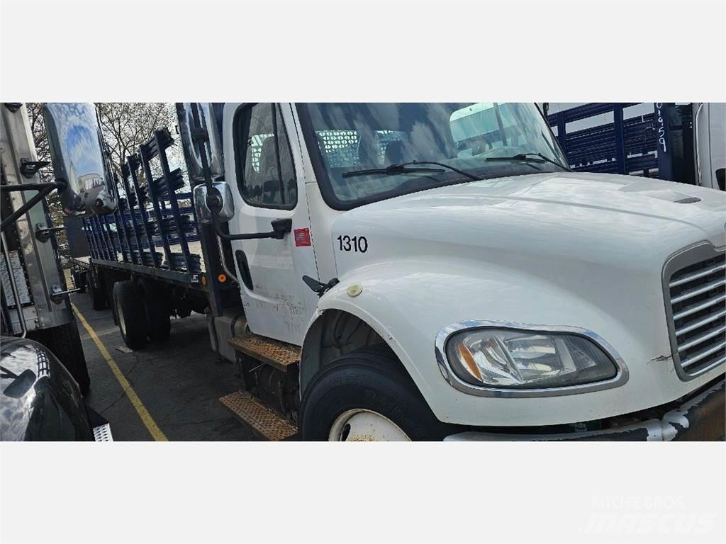 Freightliner M2 106 Lava-kuorma-autot