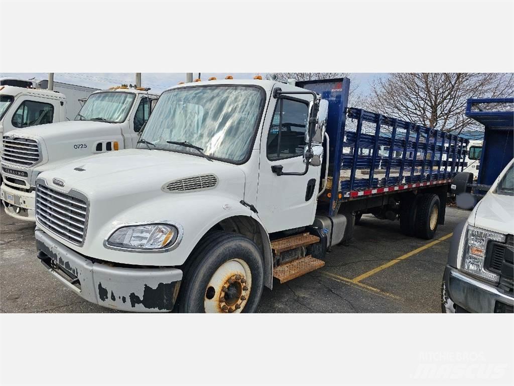 Freightliner M2 106 Lava-kuorma-autot